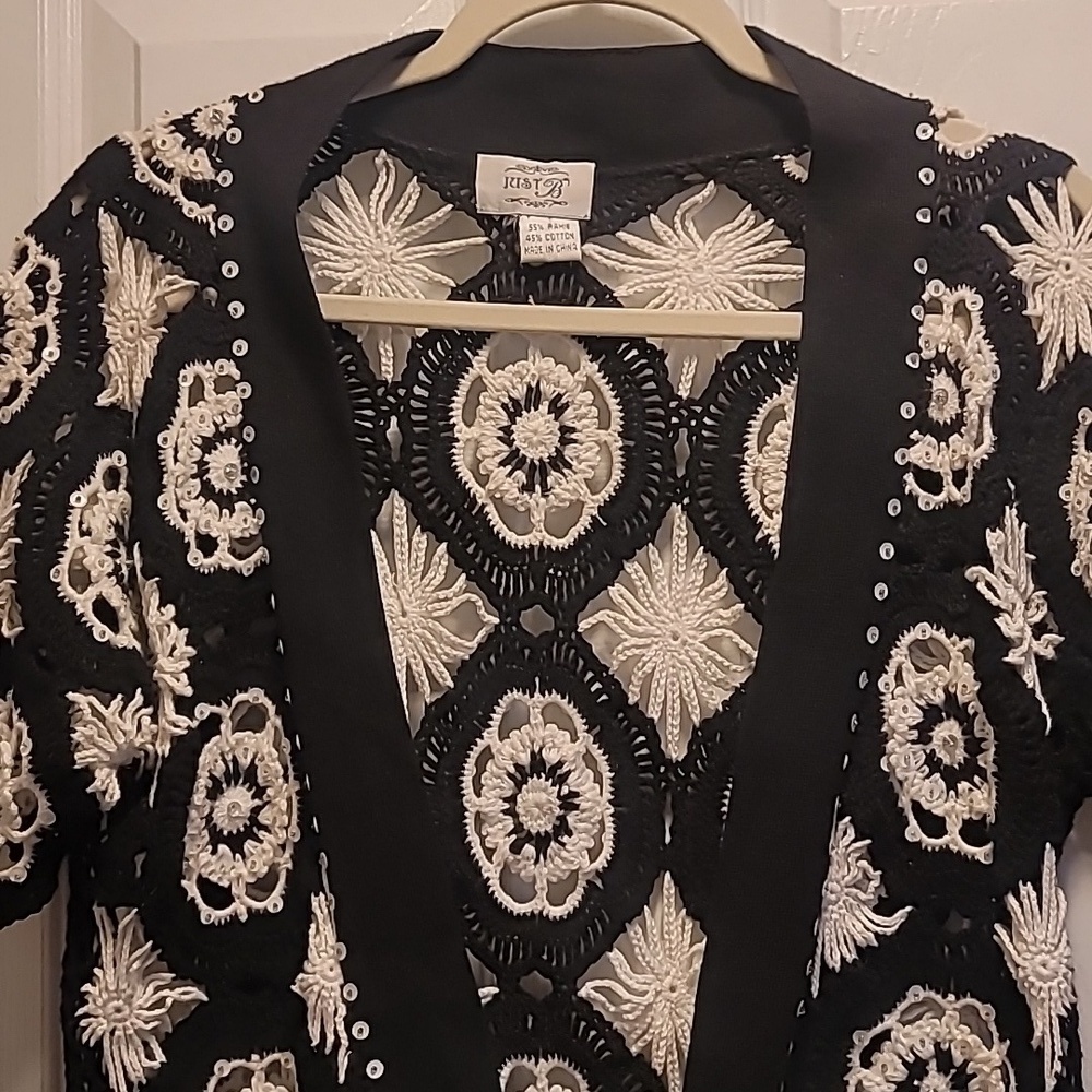 JUST B Black and White Crocheted Cardigan Tie Front, Sz Large - Picture 2 of 9